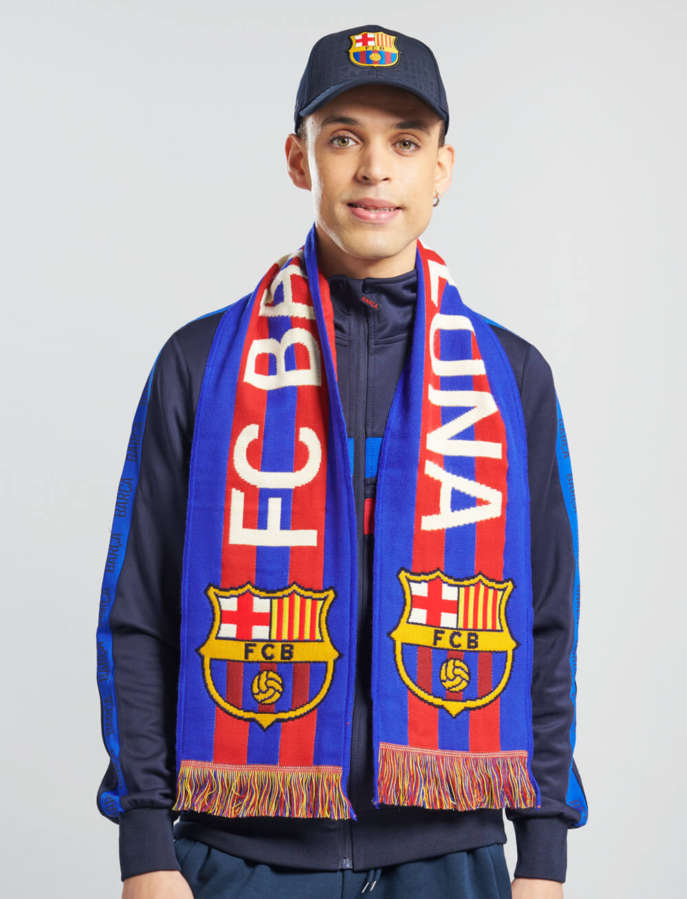 Official FC Barcelona Knitted Scarf - The World Football Store