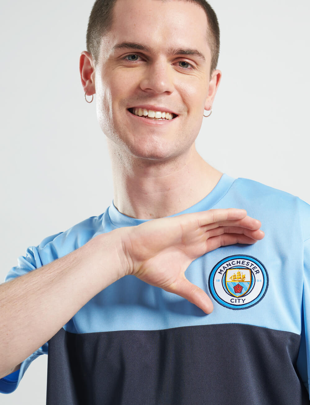 Official Manchester City T-Shirt - Navy - The World Football Store