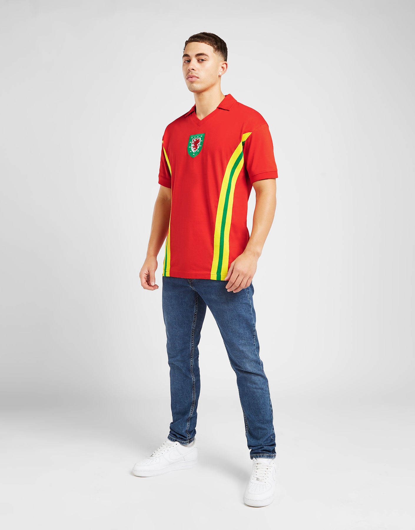 Official Team Wales 1976 Retro Jersey - Red - The World Football Store